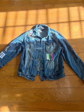 Patch Rock, Mammoth inspo  Blue Denim Jacket with Colorful Patch Accents